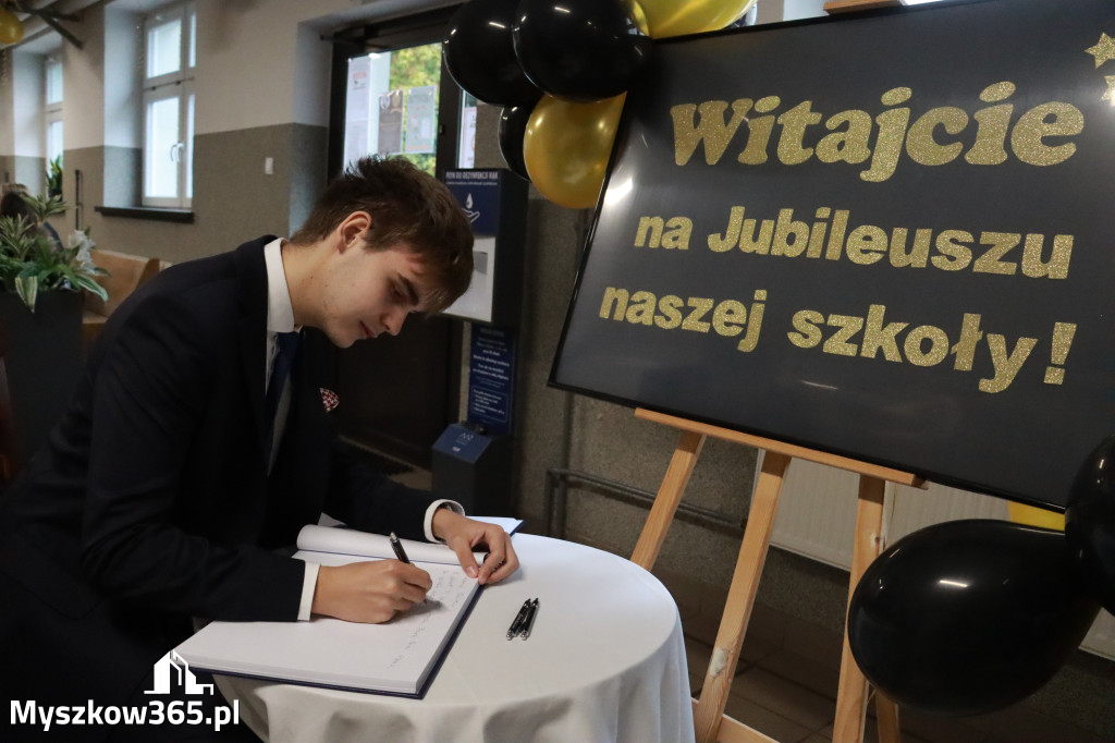Fotorelacja II: Odsłonięcie Pomnika i Jubileusz ZS w Żarkach