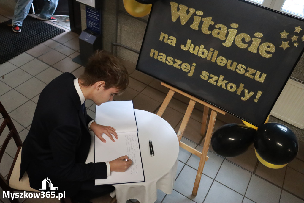 Fotorelacja II: Odsłonięcie Pomnika i Jubileusz ZS w Żarkach