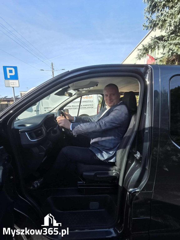 Nowy samochód dla podopiecznych Środowiskowego Domu Samopomocy w Żarkach