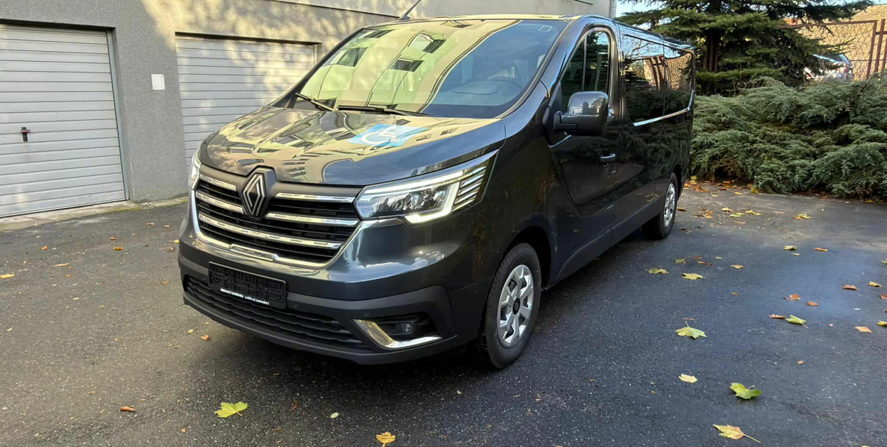 Nowy samochód dla podopiecznych Środowiskowego Domu Samopomocy w Żarkach