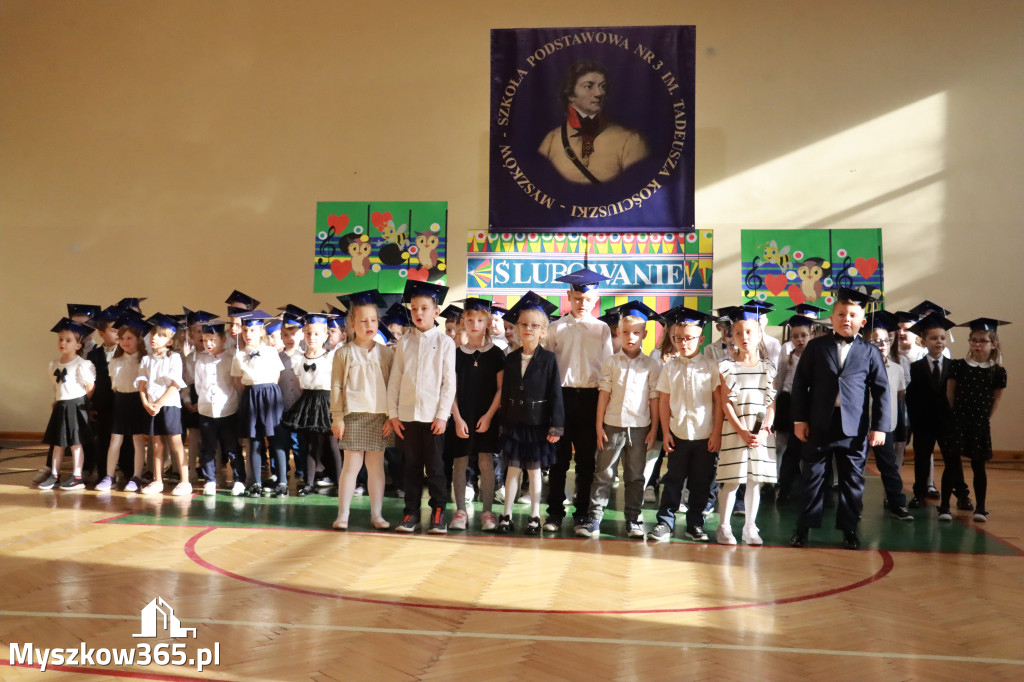 Fotorelacja: Ślubowania Pierwszoklasistów w Szkole Podstawowej nr3 w Myszkowie