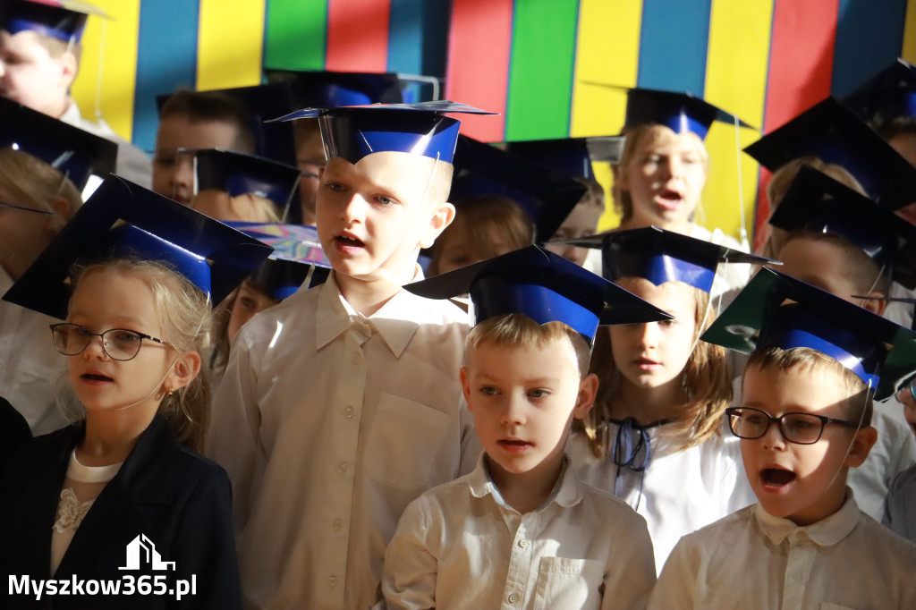 Fotorelacja: Ślubowania Pierwszoklasistów w Szkole Podstawowej nr3 w Myszkowie