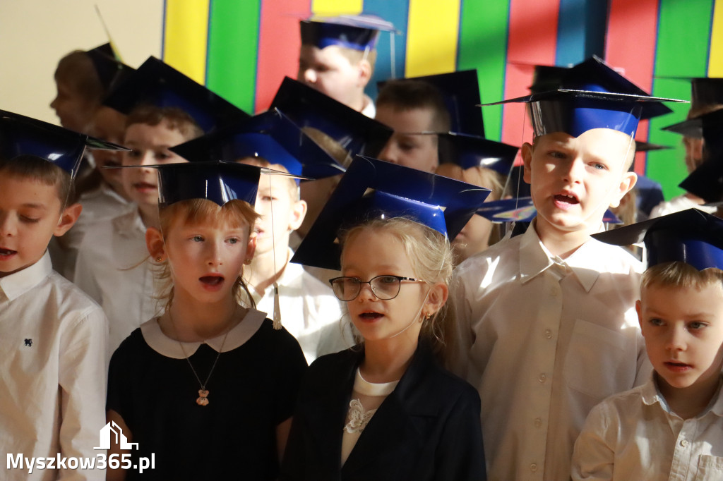 Fotorelacja: Ślubowania Pierwszoklasistów w Szkole Podstawowej nr3 w Myszkowie