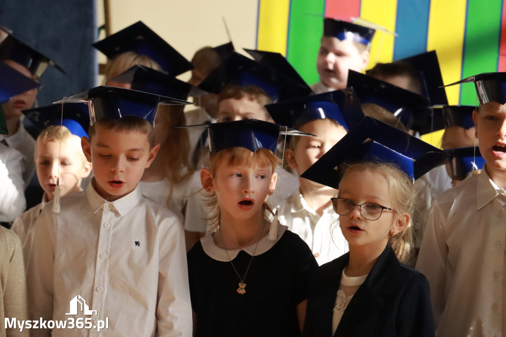 Fotorelacja: Ślubowania Pierwszoklasistów w Szkole Podstawowej nr3 w Myszkowie