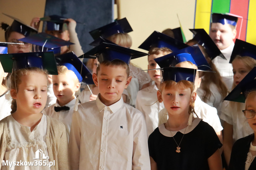 Fotorelacja: Ślubowania Pierwszoklasistów w Szkole Podstawowej nr3 w Myszkowie