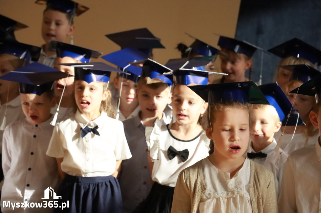 Fotorelacja: Ślubowania Pierwszoklasistów w Szkole Podstawowej nr3 w Myszkowie