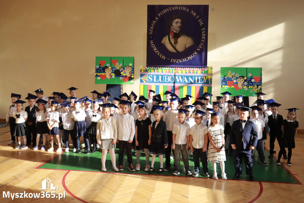 Fotorelacja: Ślubowania Pierwszoklasistów w Szkole Podstawowej nr3 w Myszkowie