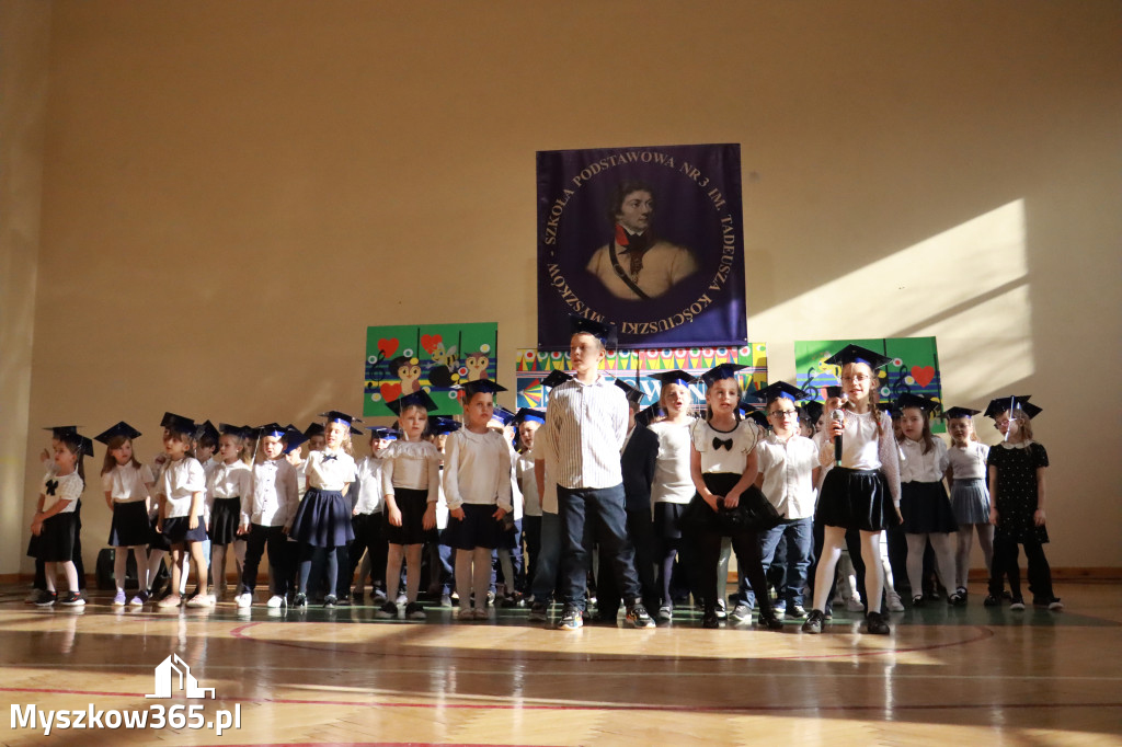 Fotorelacja: Ślubowania Pierwszoklasistów w Szkole Podstawowej nr3 w Myszkowie