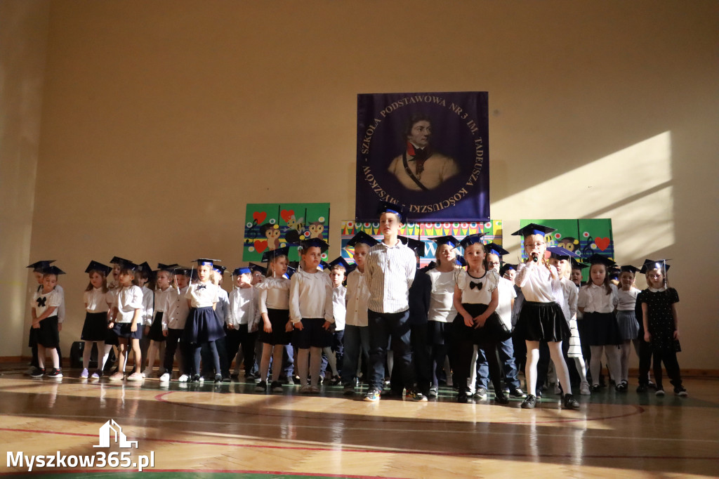 Fotorelacja: Ślubowania Pierwszoklasistów w Szkole Podstawowej nr3 w Myszkowie