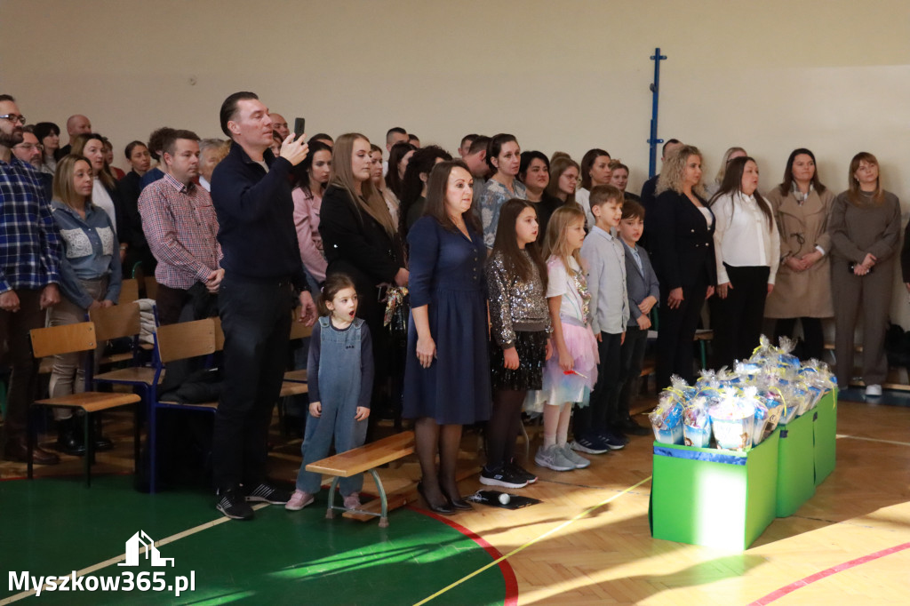 Fotorelacja: Ślubowania Pierwszoklasistów w Szkole Podstawowej nr3 w Myszkowie