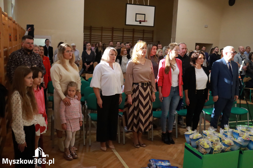 Fotorelacja: Ślubowania Pierwszoklasistów w Szkole Podstawowej nr3 w Myszkowie