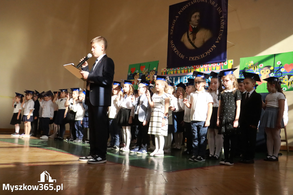 Fotorelacja: Ślubowania Pierwszoklasistów w Szkole Podstawowej nr3 w Myszkowie