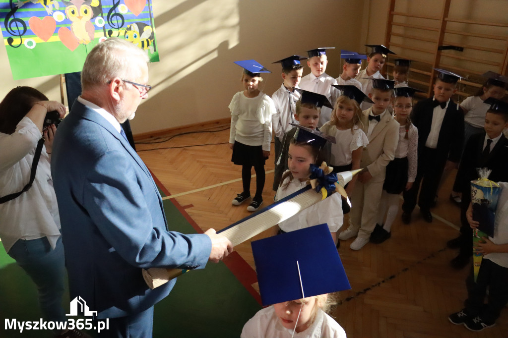 Fotorelacja: Ślubowania Pierwszoklasistów w Szkole Podstawowej nr3 w Myszkowie