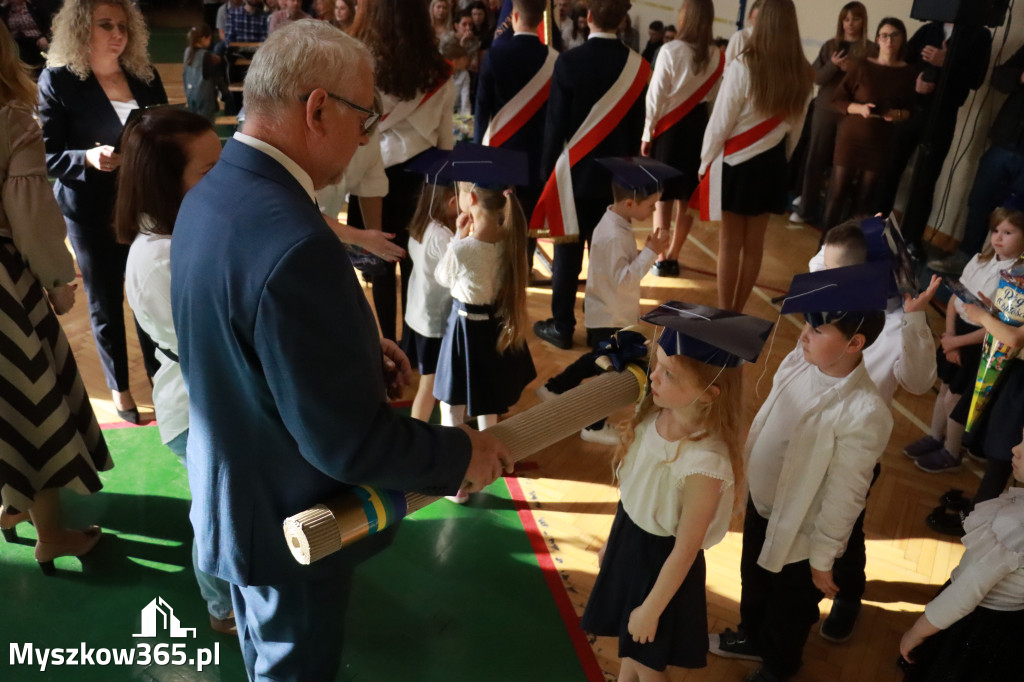 Fotorelacja: Ślubowania Pierwszoklasistów w Szkole Podstawowej nr3 w Myszkowie