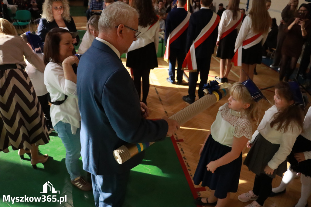 Fotorelacja: Ślubowania Pierwszoklasistów w Szkole Podstawowej nr3 w Myszkowie
