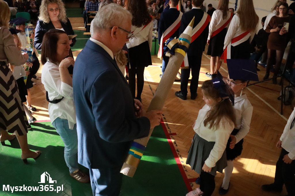 Fotorelacja: Ślubowania Pierwszoklasistów w Szkole Podstawowej nr3 w Myszkowie