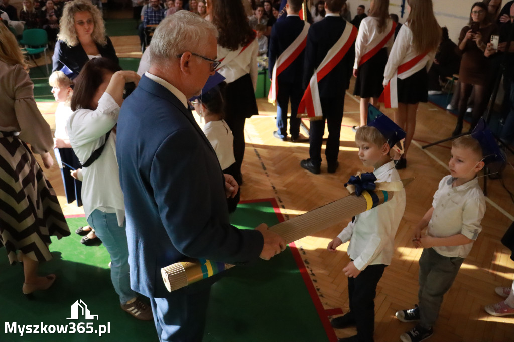 Fotorelacja: Ślubowania Pierwszoklasistów w Szkole Podstawowej nr3 w Myszkowie