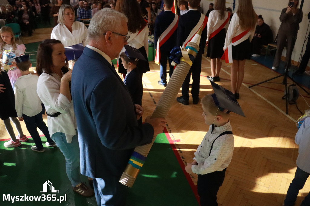 Fotorelacja: Ślubowania Pierwszoklasistów w Szkole Podstawowej nr3 w Myszkowie