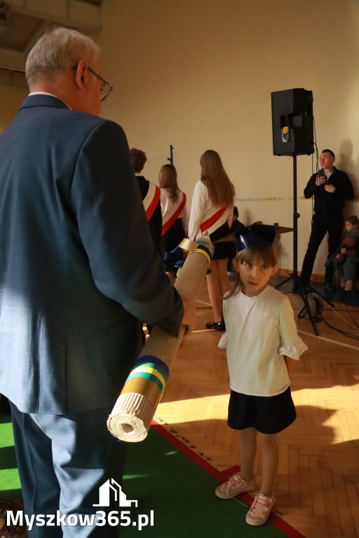 Fotorelacja: Ślubowania Pierwszoklasistów w Szkole Podstawowej nr3 w Myszkowie