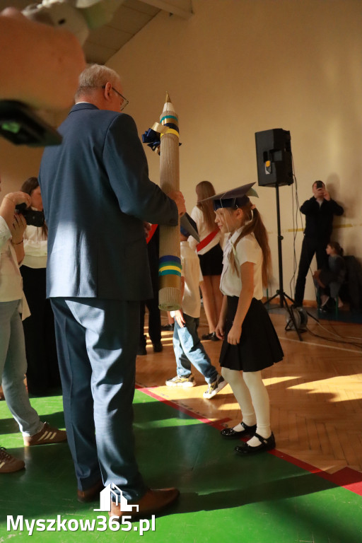 Fotorelacja: Ślubowania Pierwszoklasistów w Szkole Podstawowej nr3 w Myszkowie