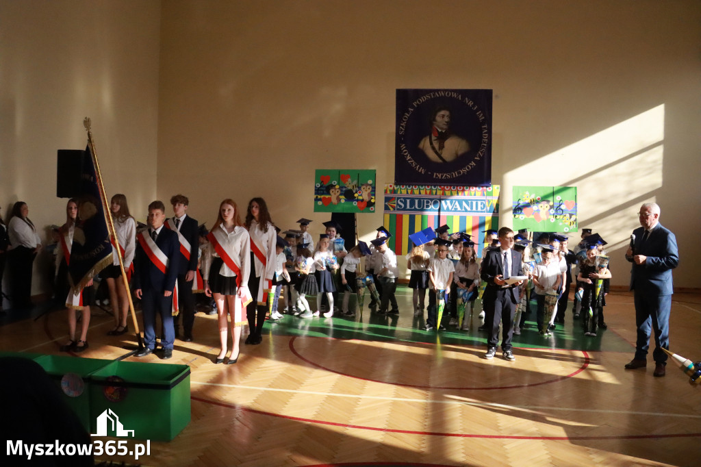 Fotorelacja: Ślubowania Pierwszoklasistów w Szkole Podstawowej nr3 w Myszkowie