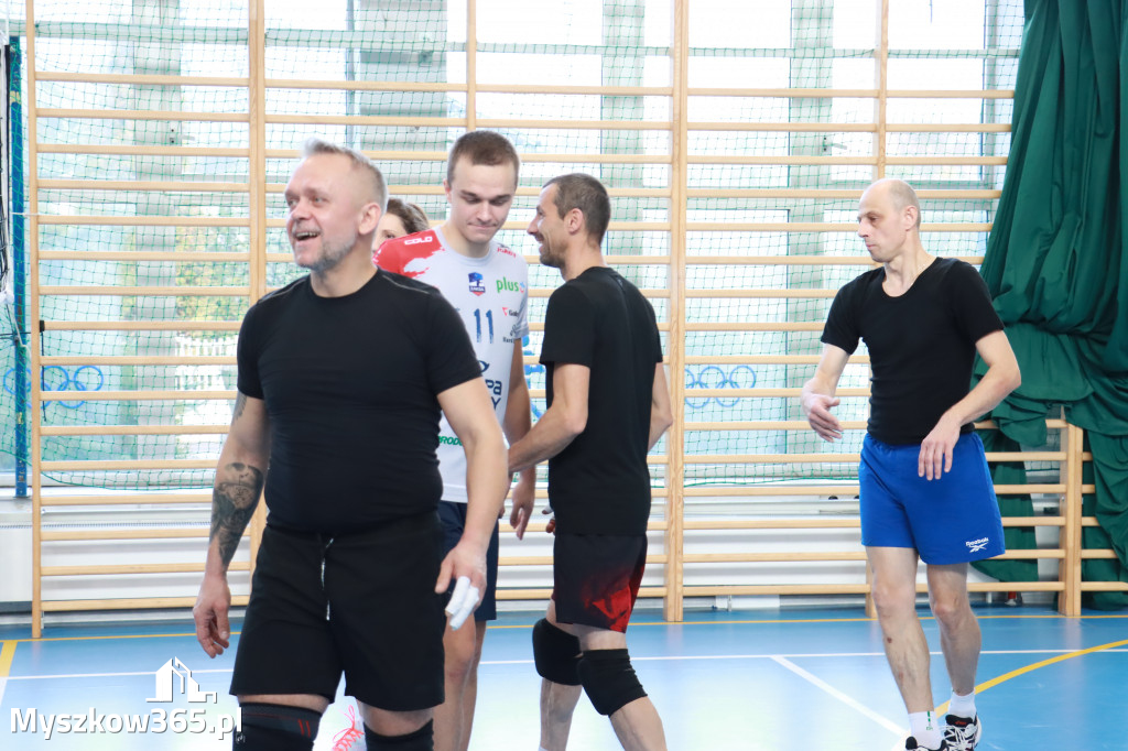 Turniej Piłki Siatkowej Drużyn Mieszanych