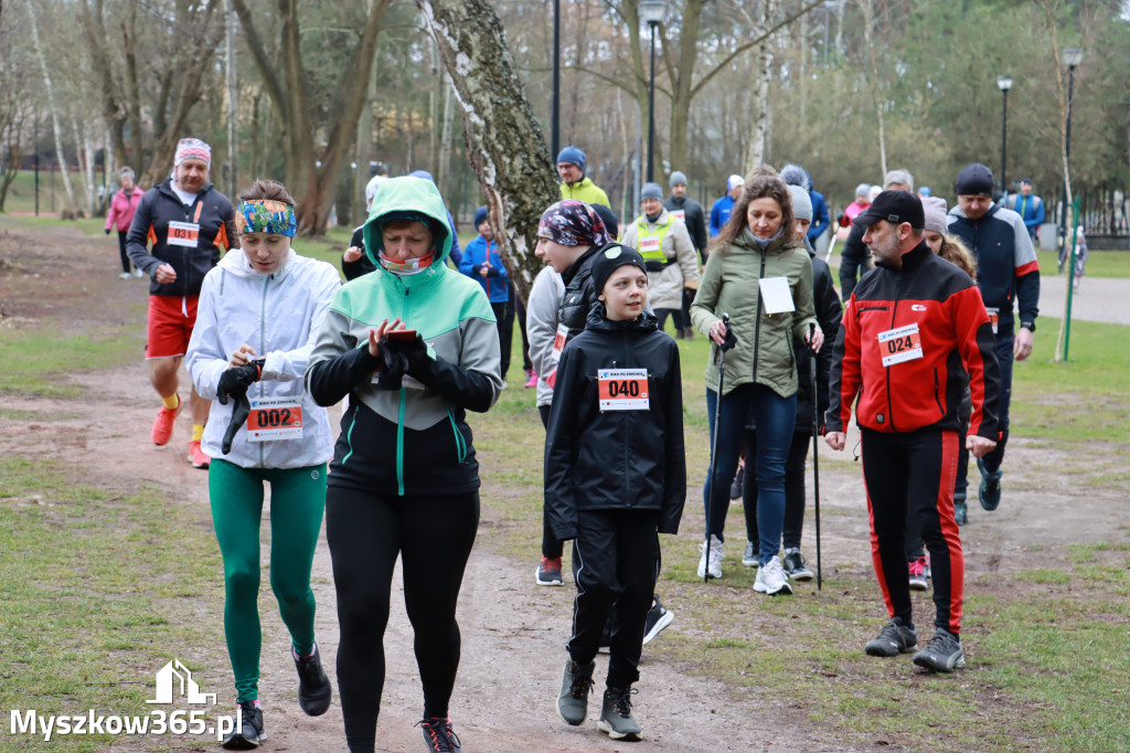  Zapraszamy na niedzielną fotorelacje  biegową  z dniu 10 kwiecień 2022 r.