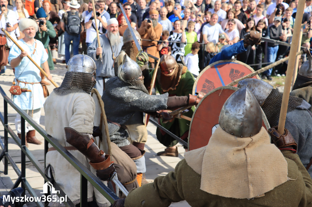 Zamek Ogrodzieniec - XVIII Najazd Barbarzyńców.