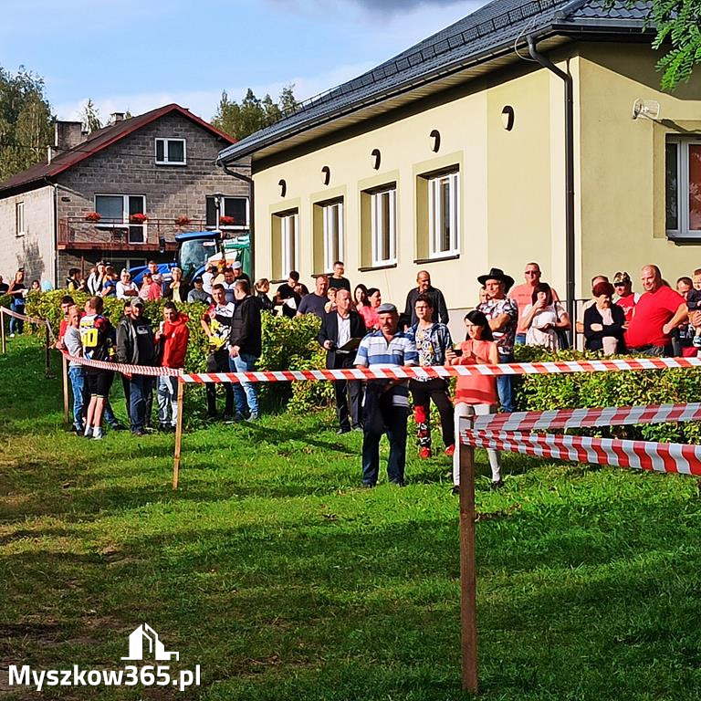 Zlot Ciągników i Samoróbek w Jaroszowie.