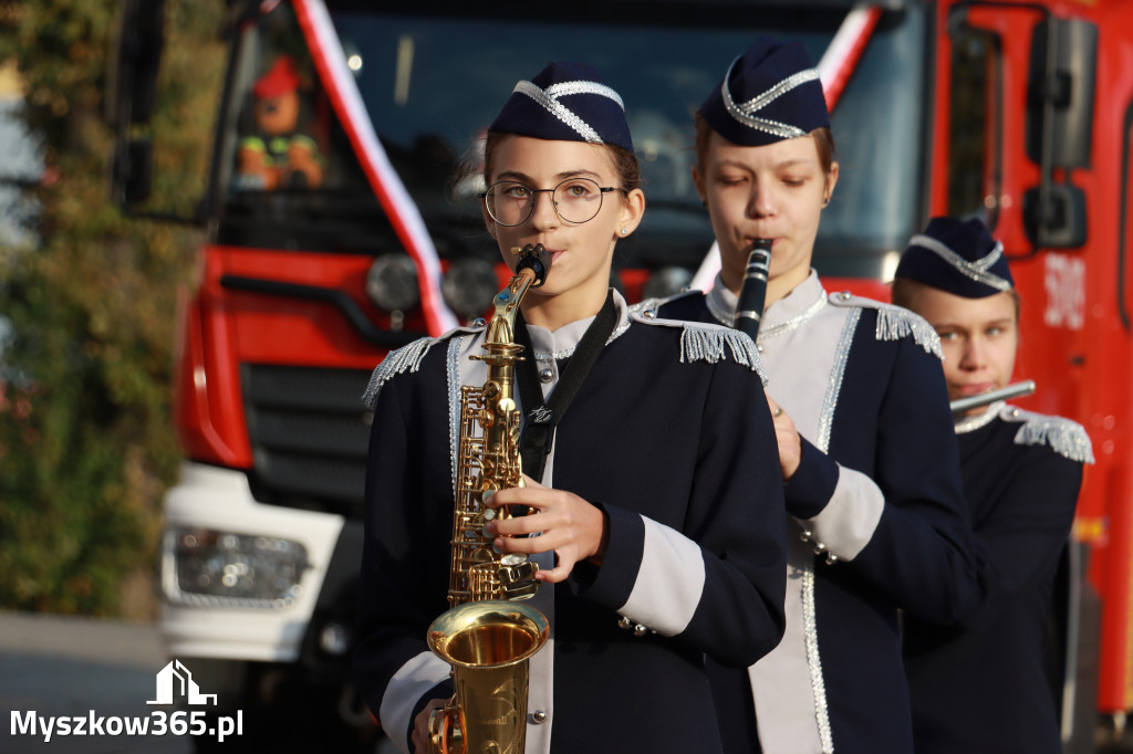 Fotorelacja - Przekazanie i poświęcenie nowego samochodu OSP Cynków