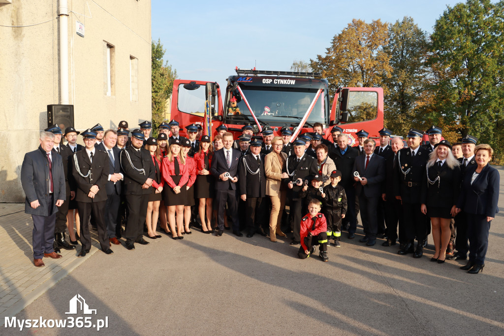 Fotorelacja - Przekazanie i poświęcenie nowego samochodu OSP Cynków
