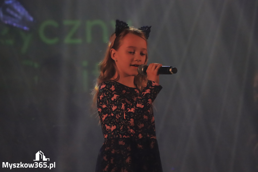 Fotorelacja: Nasz Talent w Koziegłowach klasy 1-3