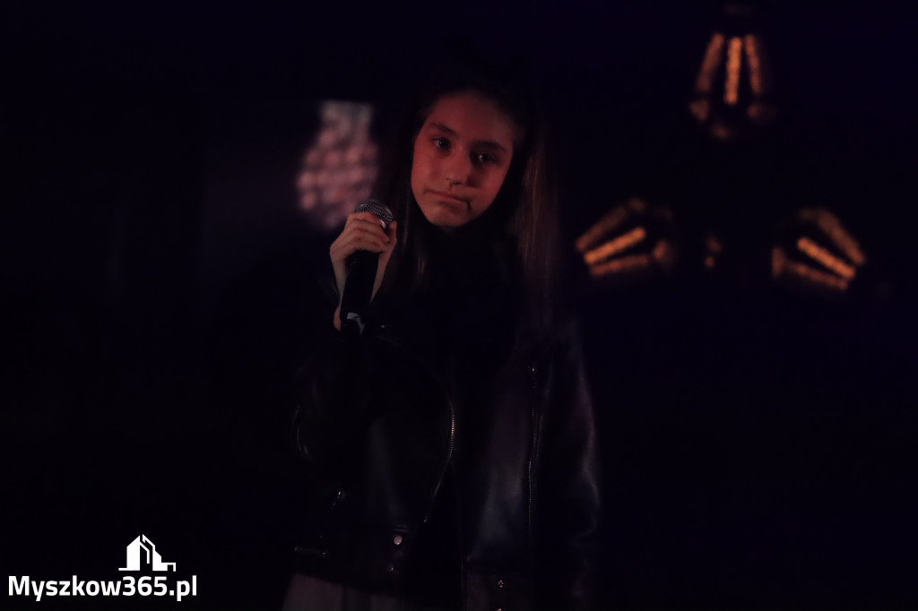 Fotorelacja: Nasz Talent w Koziegłowach klasy 4-6