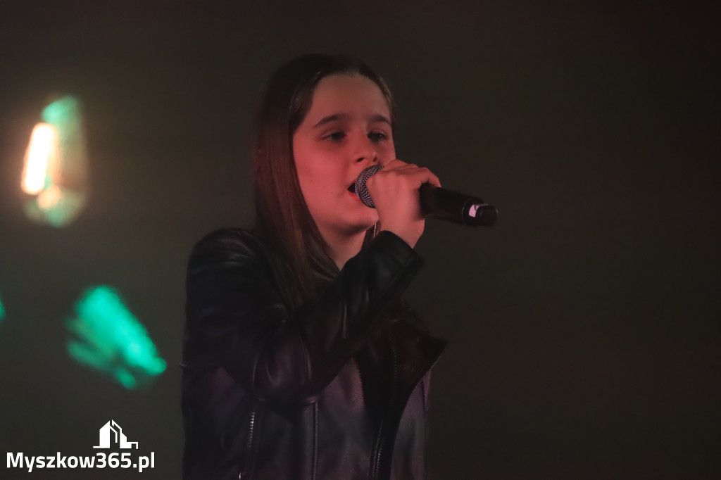 Fotorelacja: Nasz Talent w Koziegłowach klasy 4-6