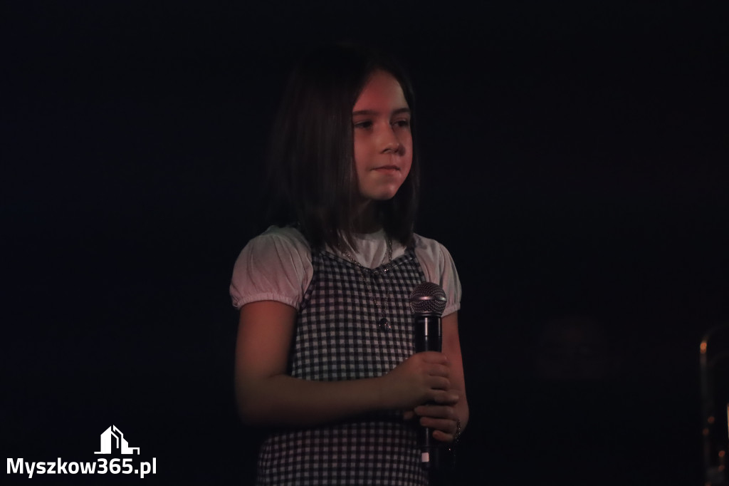 Fotorelacja: Nasz Talent w Koziegłowach klasy 4-6