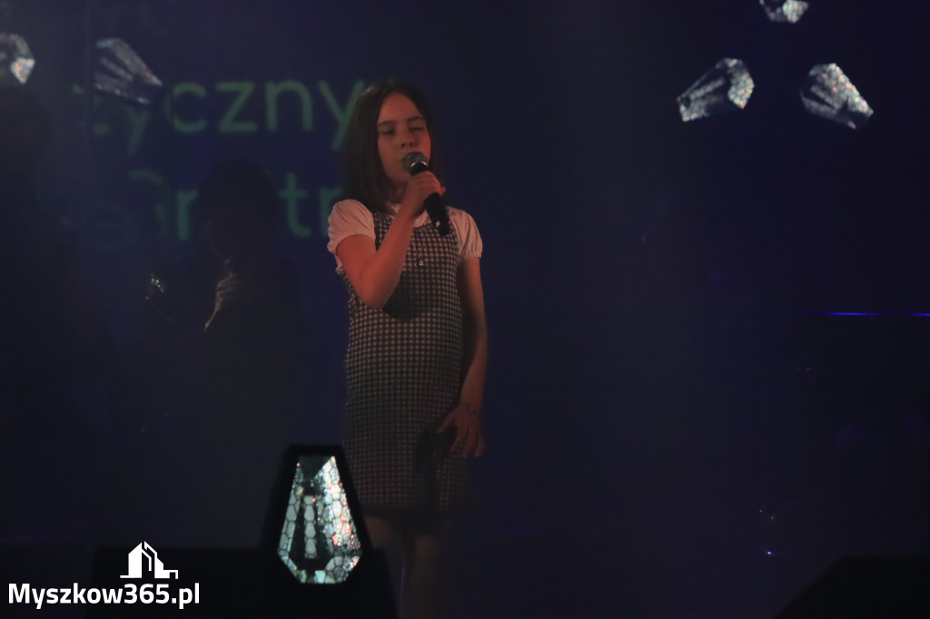 Fotorelacja: Nasz Talent w Koziegłowach klasy 4-6
