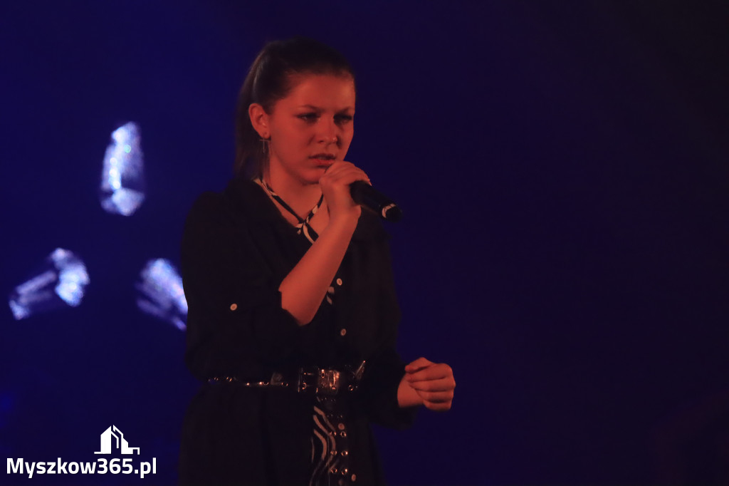 Fotorelacja: Nasz Talent w Koziegłowach klasy 4-6
