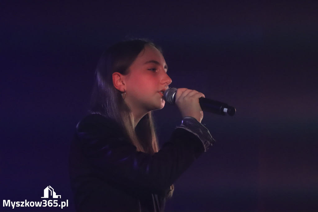 Fotorelacja: Nasz Talent w Koziegłowach klasy 4-6