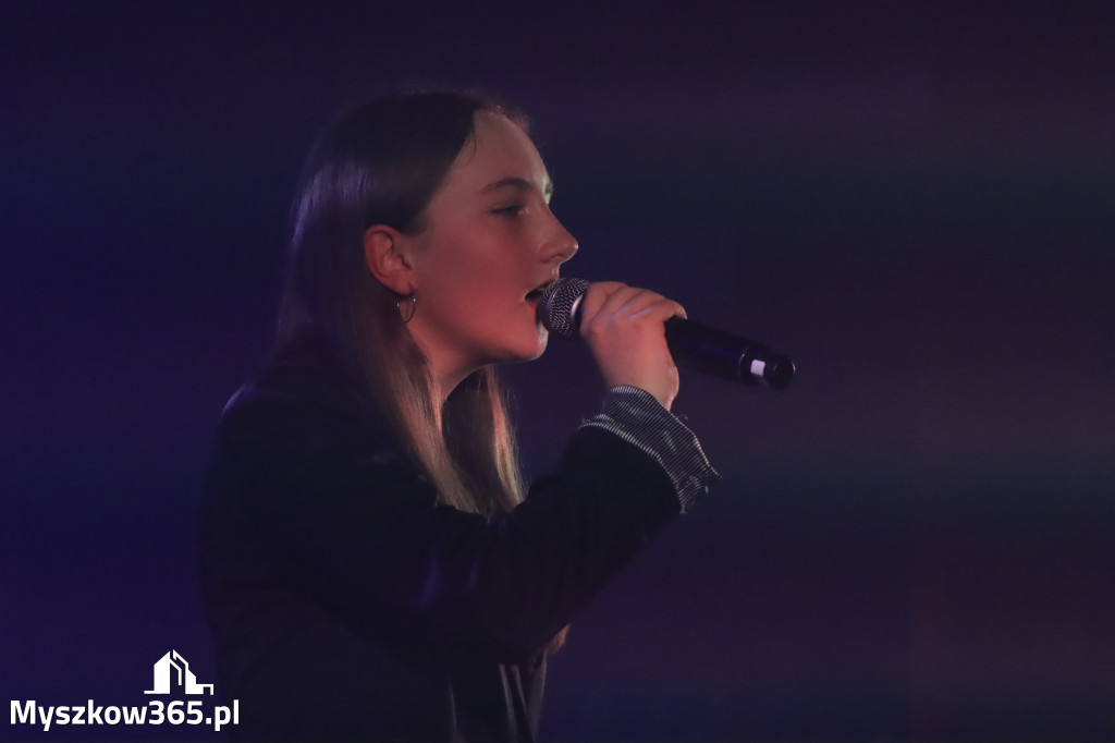 Fotorelacja: Nasz Talent w Koziegłowach klasy 4-6