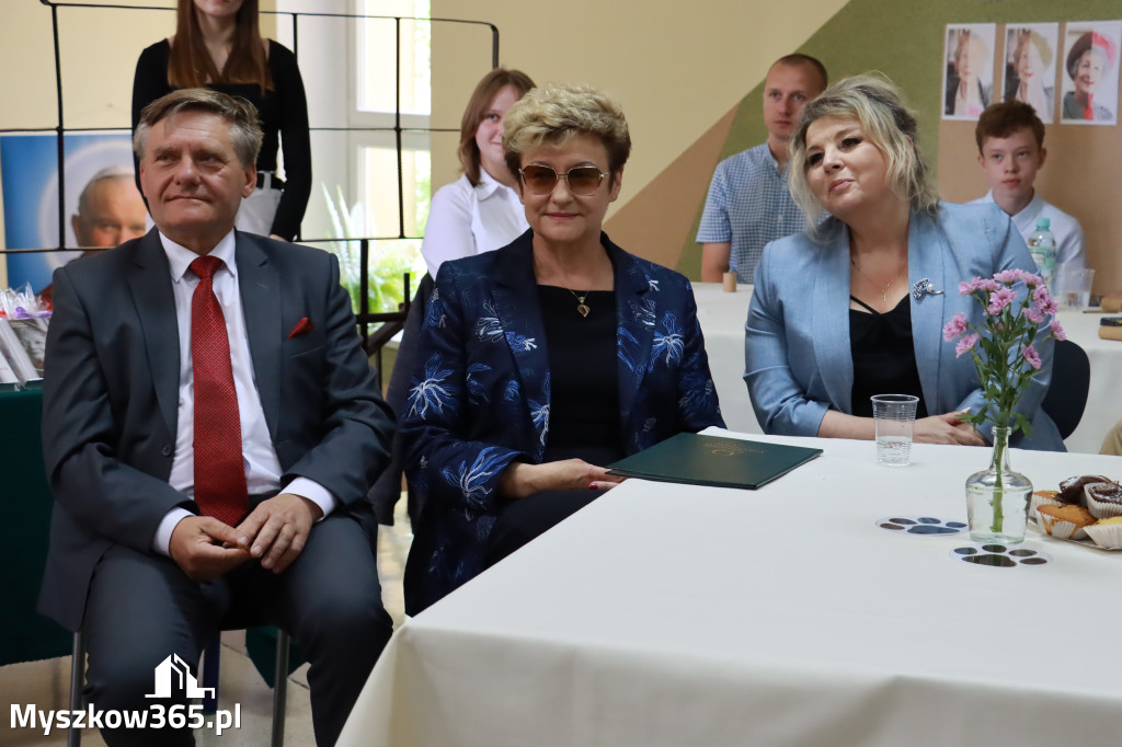 Fotorelacja: SP Siedlec Duży - Wojewódzki Konkurs Poetycko-Plastyczny