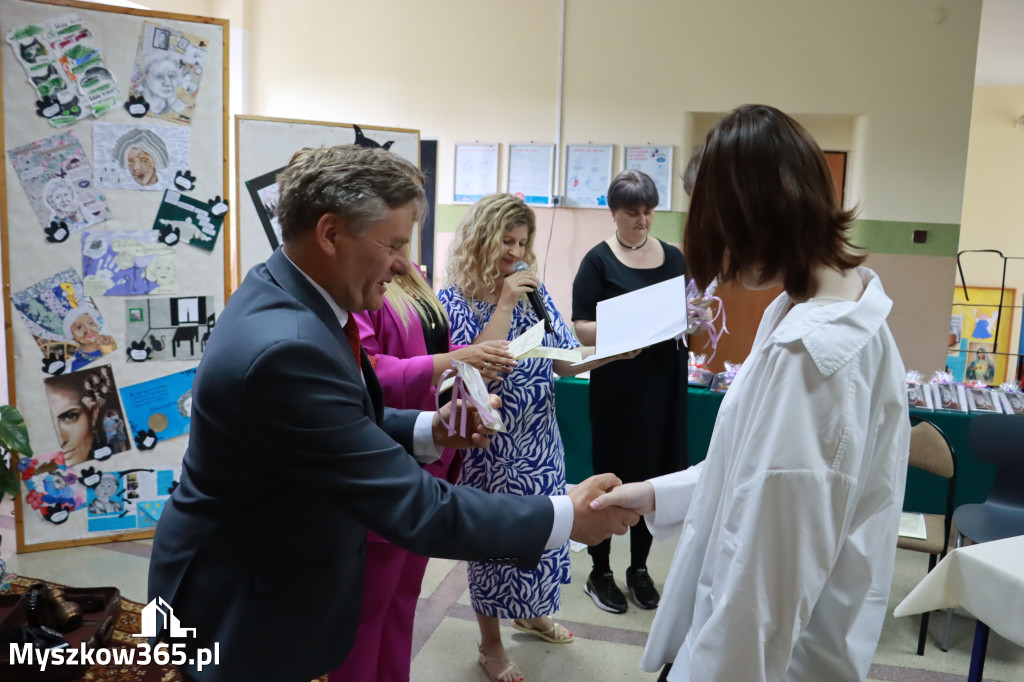 Fotorelacja: SP Siedlec Duży - Wojewódzki Konkurs Poetycko-Plastyczny