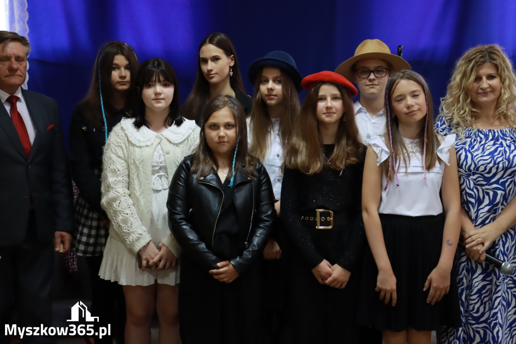Fotorelacja: SP Siedlec Duży - Wojewódzki Konkurs Poetycko-Plastyczny