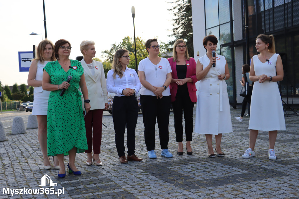 Fotorelacja: KOBIETY NA WYBORY - Myszków.