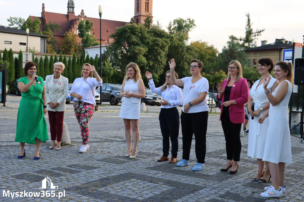 Fotorelacja: KOBIETY NA WYBORY - Myszków.