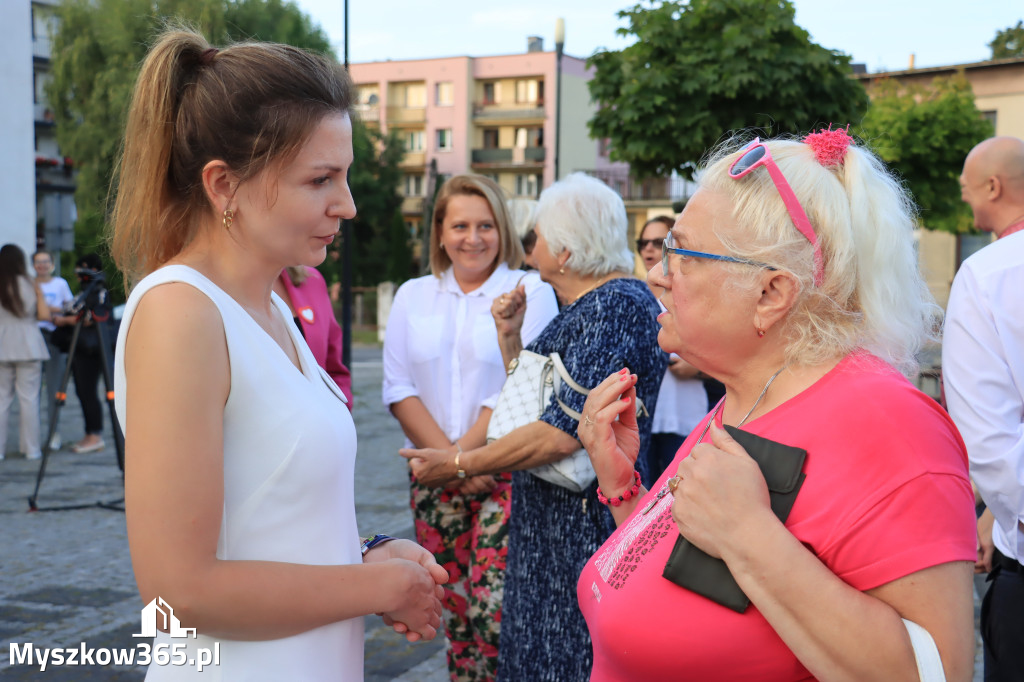 Fotorelacja: KOBIETY NA WYBORY - Myszków.