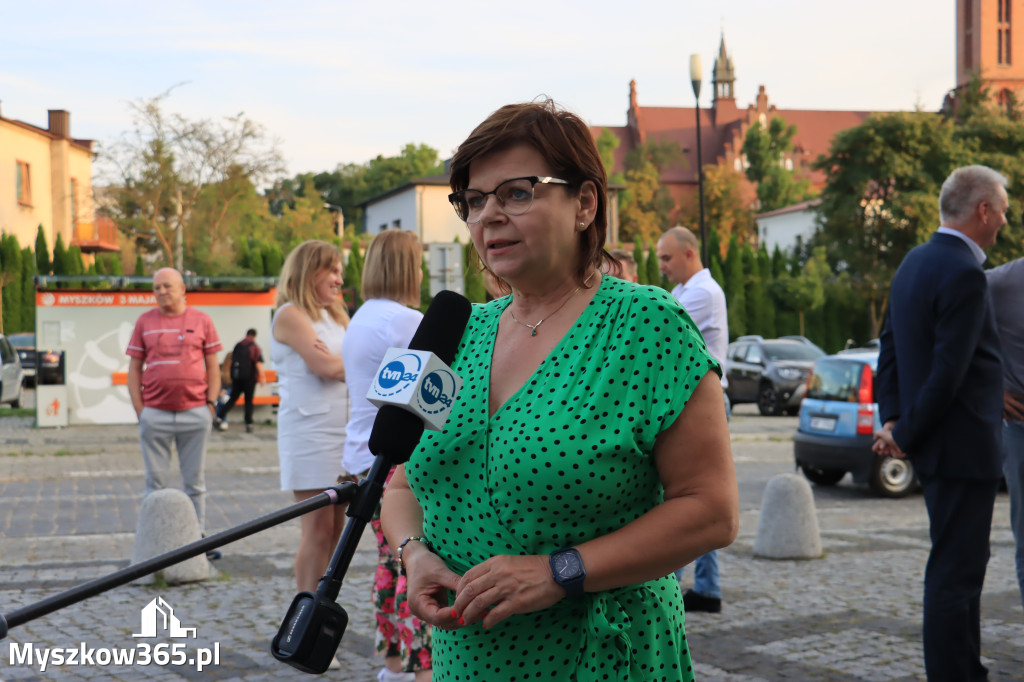 Fotorelacja: KOBIETY NA WYBORY - Myszków.