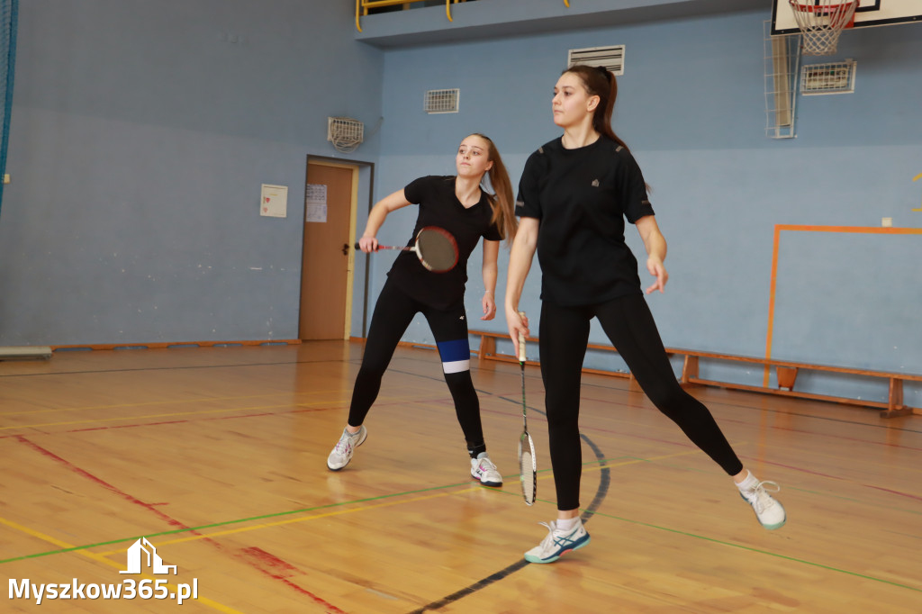 Fotorelacja I: Powiatowy Turniej w Badmintona w Koziegłowach