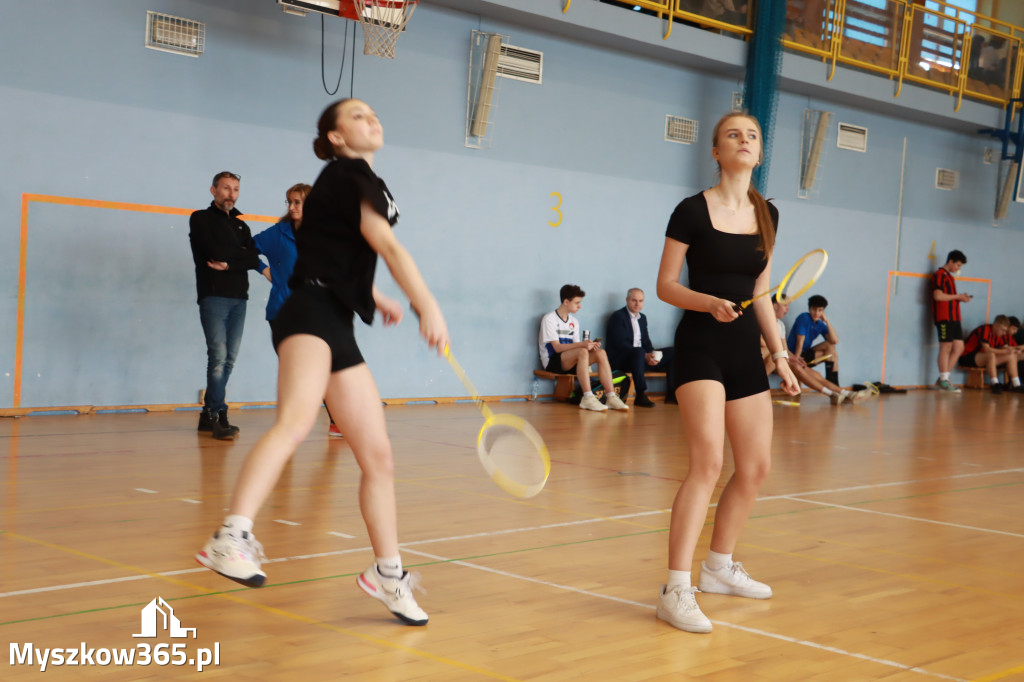 Fotorelacja I: Powiatowy Turniej w Badmintona w Koziegłowach