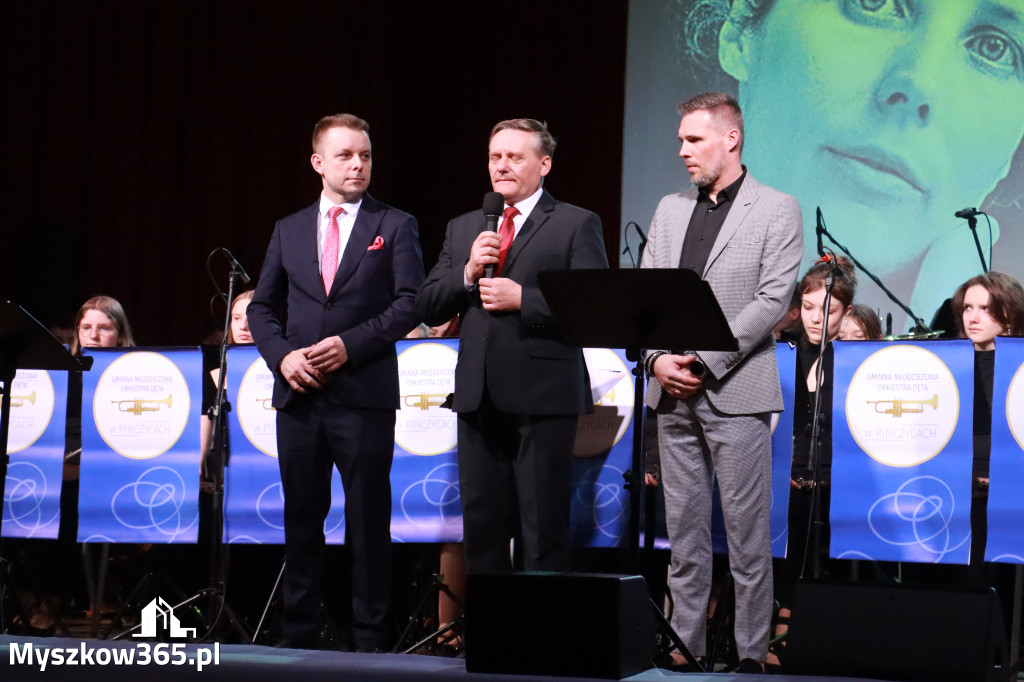 Fotorelacja: Dzień Kobiet w Koziegłowach.