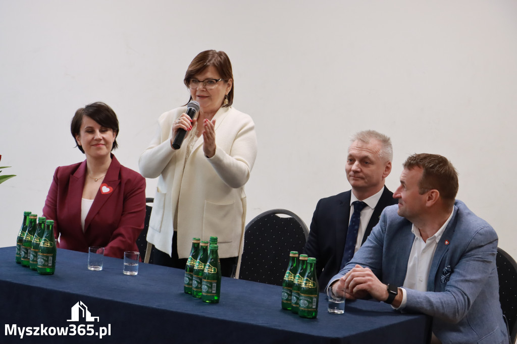 Fotorelacja Myszków:  Spotkanie kandydatów do Rady Miasta i Powiatu z Minister Izabelą Leszczyną.